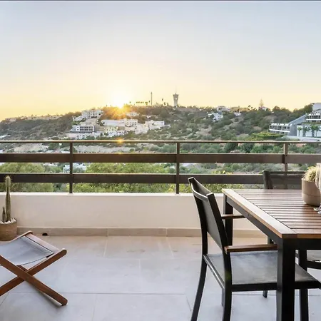 Sunny 3-bedroom