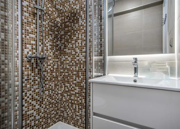 Sunny 3-bedroom Appartement *